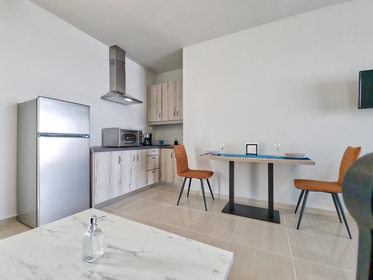 Epipleon Luxury Suites -105- Δωμάτιο 35Τμ Με Βεράντα 35Τμ Μπροστά Στη Θάλασσα Nafpaktos Extérieur photo
