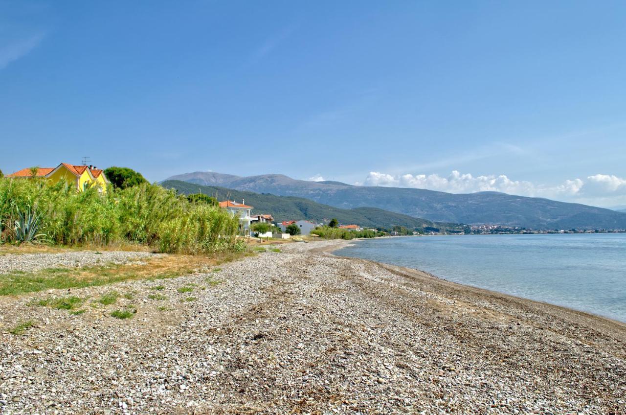 Epipleon Luxury Suites -105- Δωμάτιο 35Τμ Με Βεράντα 35Τμ Μπροστά Στη Θάλασσα Nafpaktos Extérieur photo