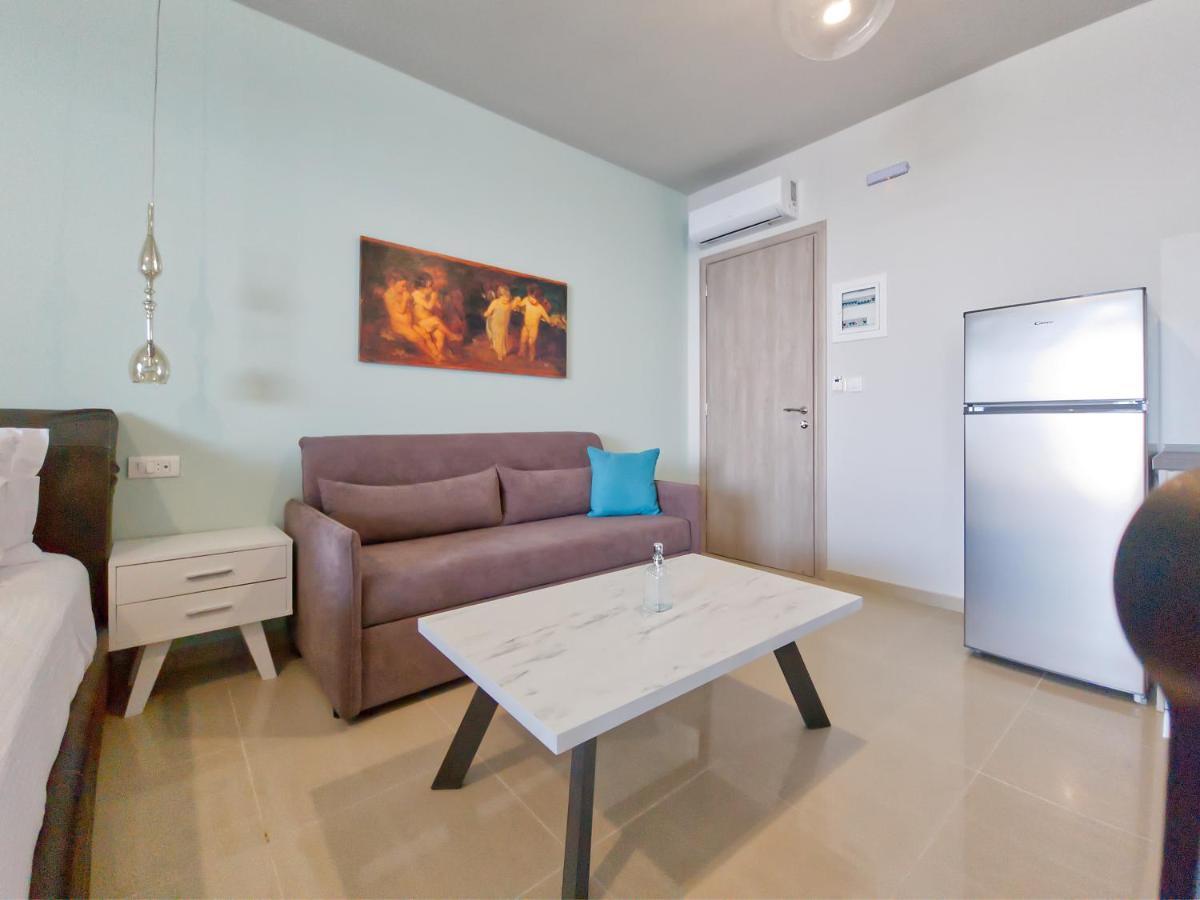 Epipleon Luxury Suites -105- Δωμάτιο 35Τμ Με Βεράντα 35Τμ Μπροστά Στη Θάλασσα Nafpaktos Extérieur photo