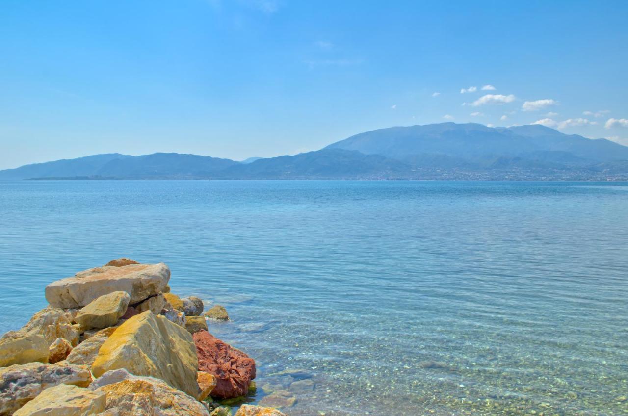Epipleon Luxury Suites -105- Δωμάτιο 35Τμ Με Βεράντα 35Τμ Μπροστά Στη Θάλασσα Nafpaktos Extérieur photo