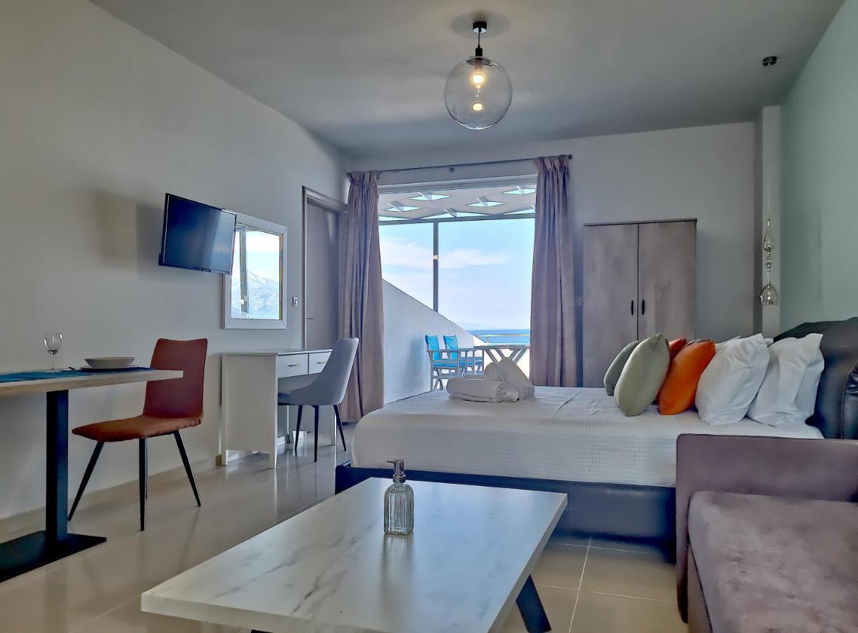 Epipleon Luxury Suites -105- Δωμάτιο 35Τμ Με Βεράντα 35Τμ Μπροστά Στη Θάλασσα Nafpaktos Extérieur photo